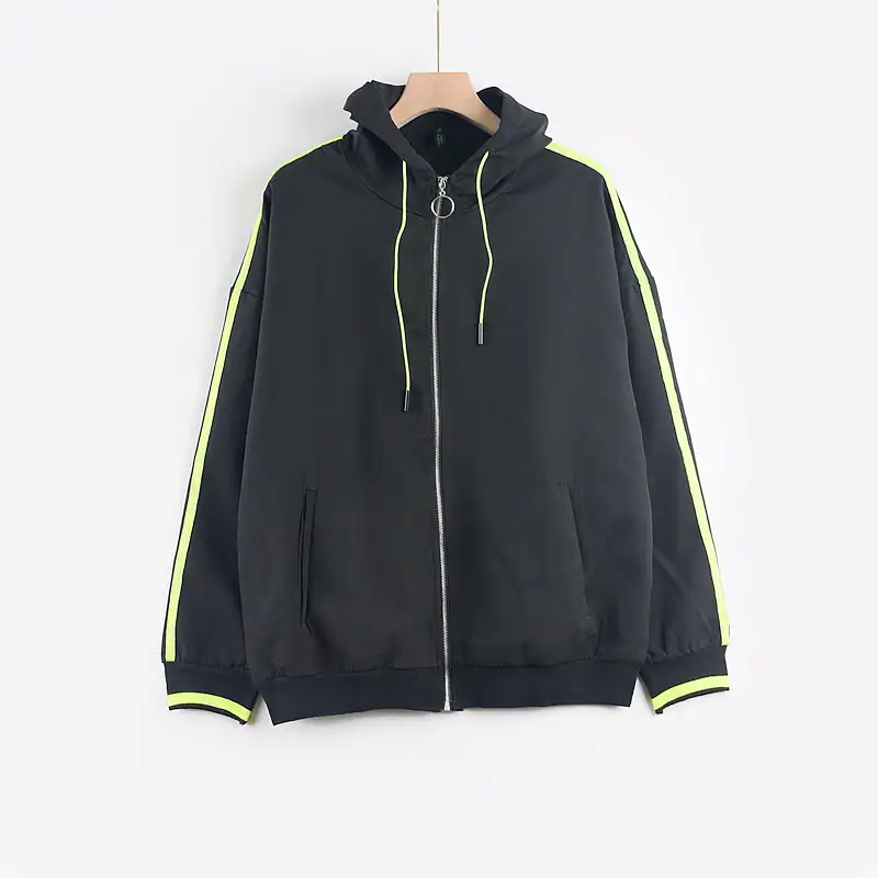 Zip-Through Hooded Jacket manufactured by Belleza