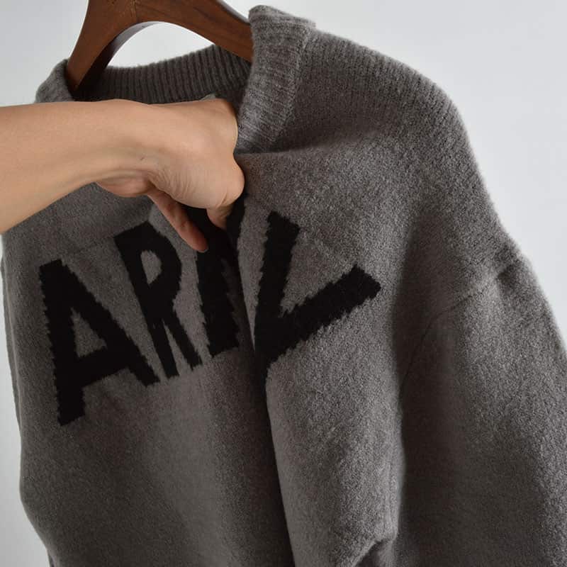 Grey Pullover With Words — Knitwear manufactured by Belleza