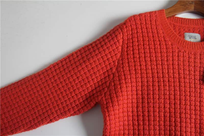 Raised Stitched Knitting Pullover manufactured by Belleza — 43% Nylon · 32% Acrylic · 25% Wool, 5GG — view 2
