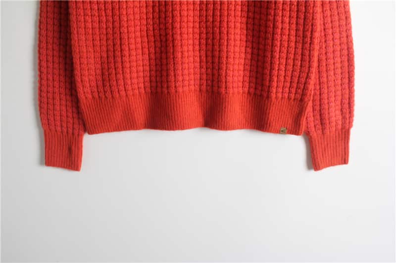 Raised Stitched Knitting Pullover — Knitwear manufactured by Belleza