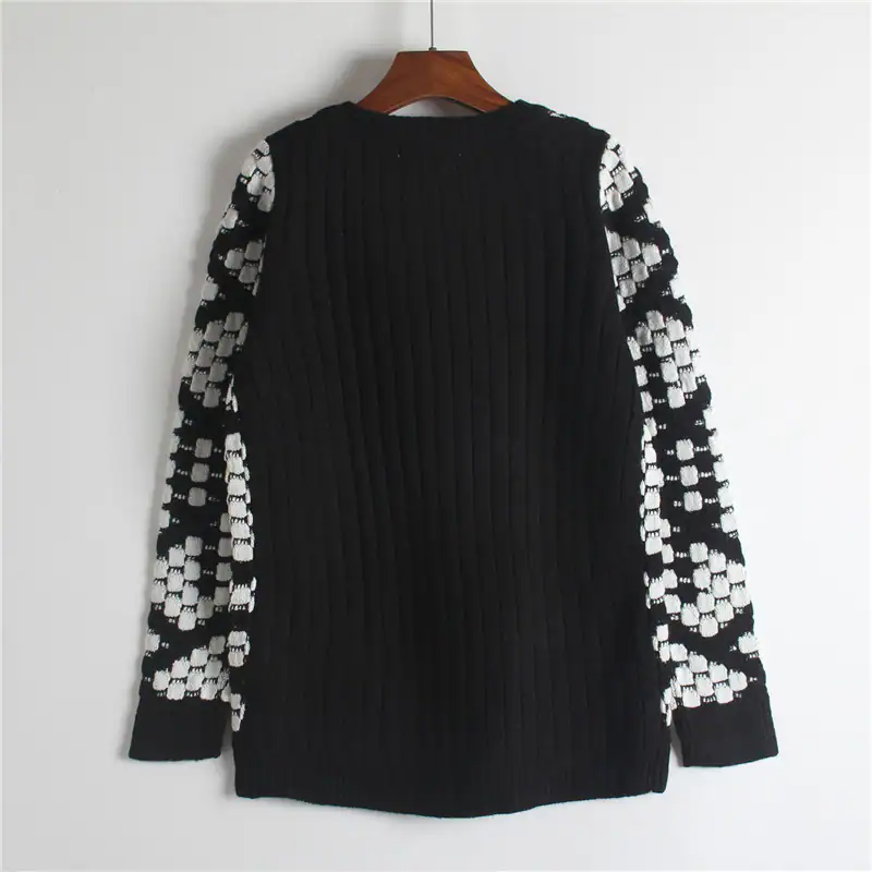 Geometric Jacquard Pullover manufactured by Belleza — 72% Acrylic · 28% Polyester, 7GG — view 7