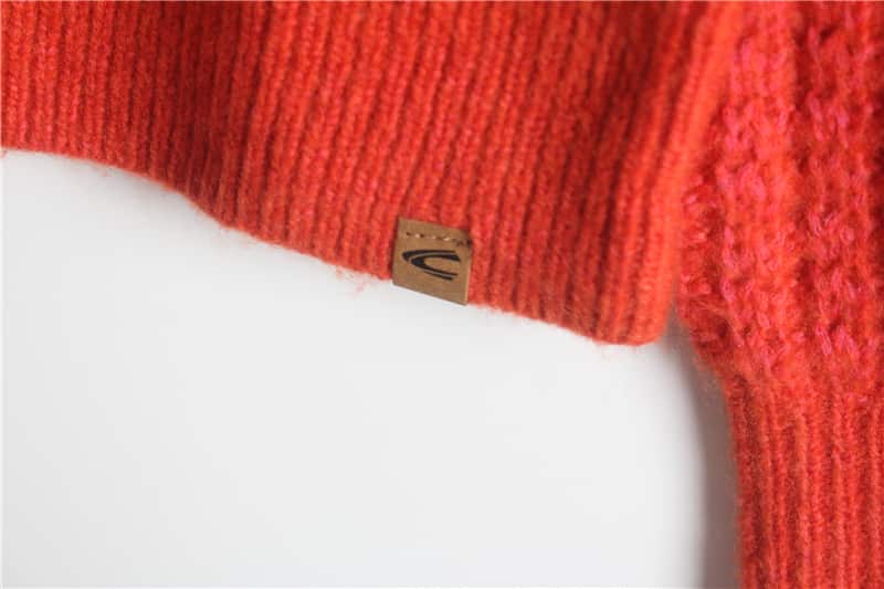 Raised Stitched Knitting Pullover manufactured by Belleza — 43% Nylon · 32% Acrylic · 25% Wool, 5GG — view 3