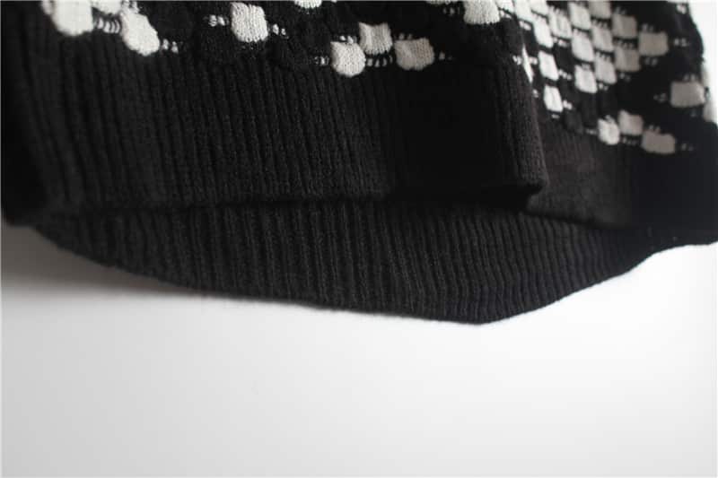 Keyboard Jacquard Knitwear manufactured by Belleza — 72% Acrylic · 28% Polyester, 7GG — view 5