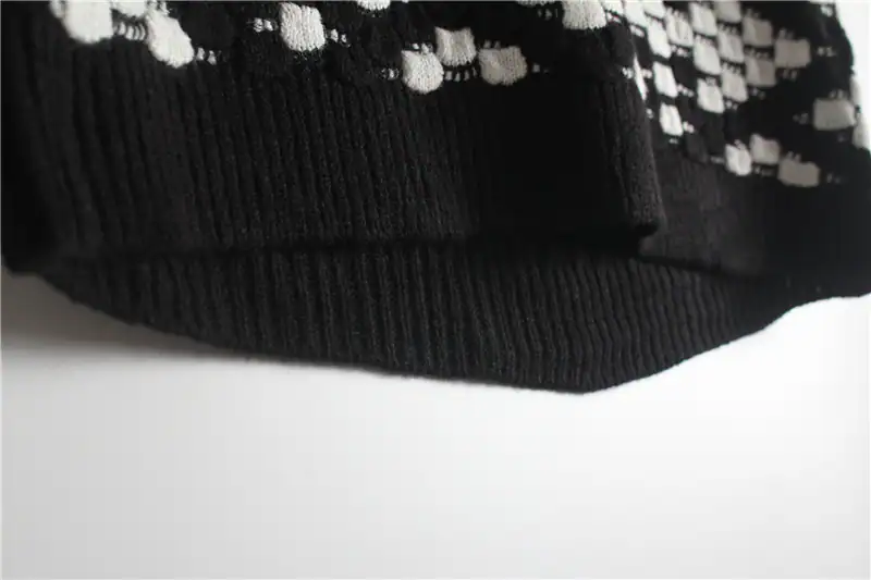 Geometric Jacquard Pullover manufactured by Belleza — 72% Acrylic · 28% Polyester, 7GG — view 5