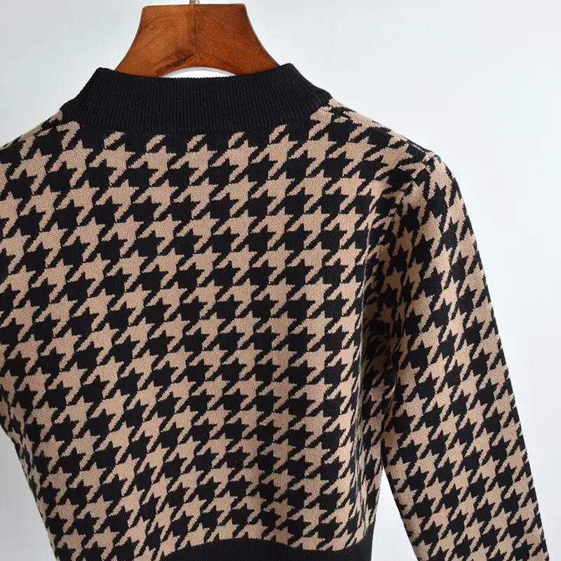 Houndstooth Jacquard Pullover manufactured by Belleza — 50% Viscose · 28% Nylon · 22% Pbt, 12GG — view 2