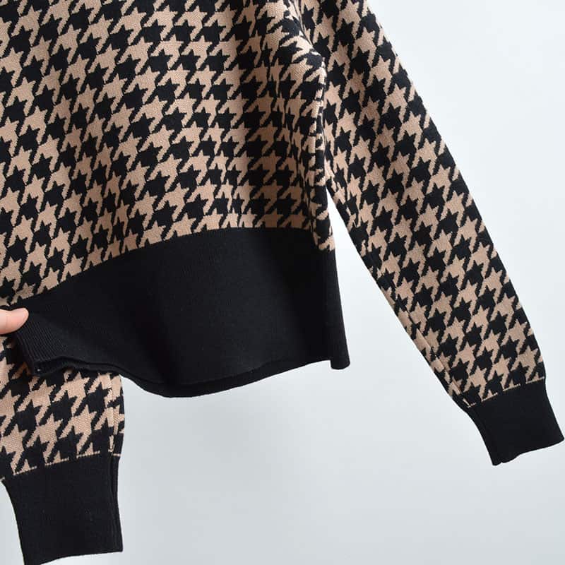 Jacquard Knitting Pullover manufactured by Belleza — 50% Viscose · 28% Nylon · 22% Pbt, 12GG — view 4