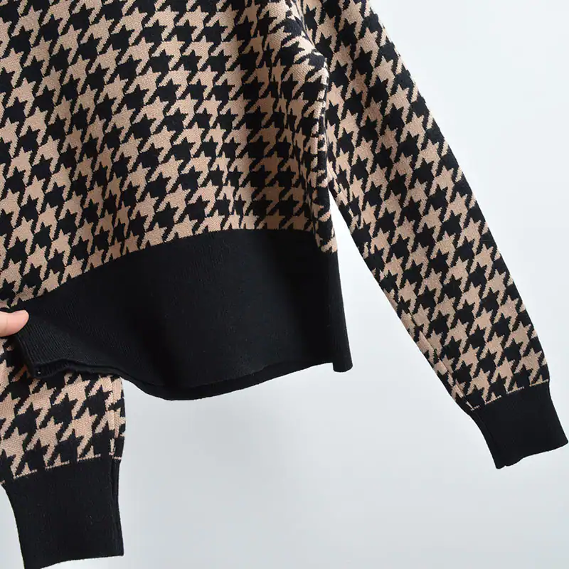 Houndstooth Jacquard Pullover manufactured by Belleza — 50% Viscose · 28% Nylon · 22% Pbt, 12GG — view 4