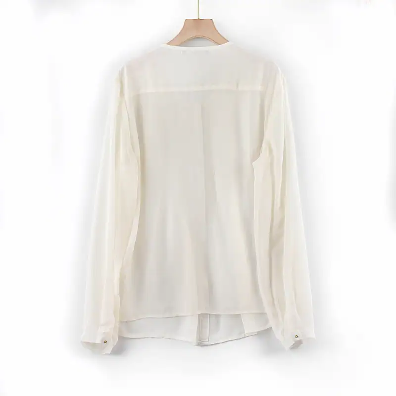 Pintuck Crepe Blouse manufactured by Belleza