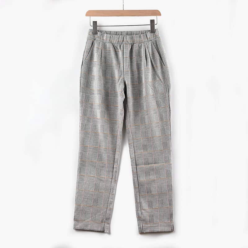 Checks Trousers — Woven manufactured by Belleza